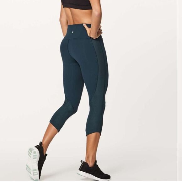 Lululemon Ready Set Go Crop (21")
Submarine size 4 - Picture 9 of 15